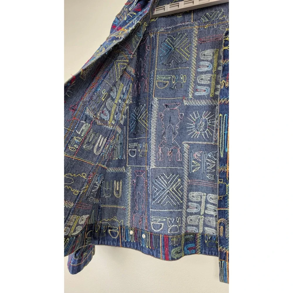 Chicos Design Jean Jacket Womens Sz 2 Blue Embroidered Beaded Denim Tribal Boho‎
